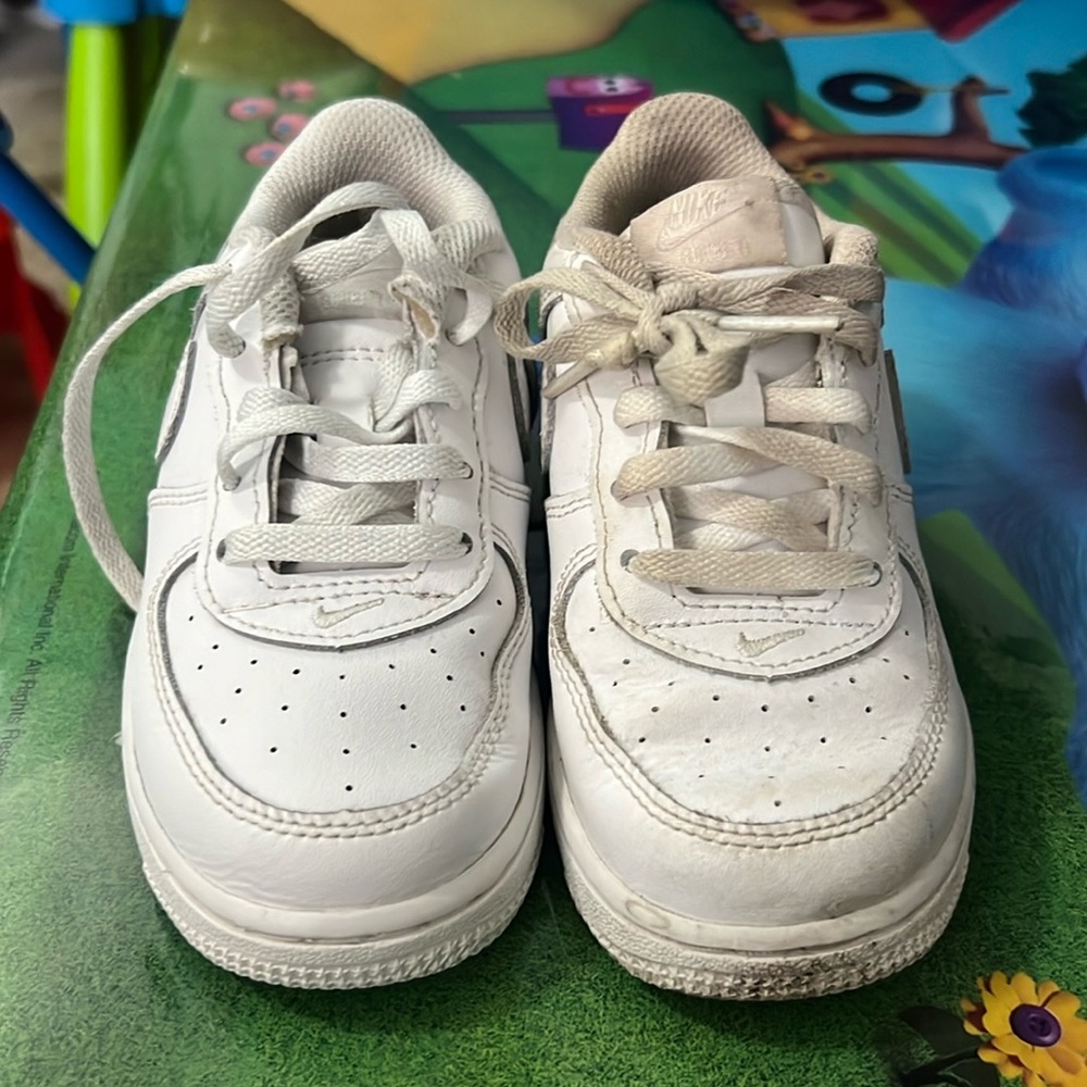 NIKE AIR FORCE ONES